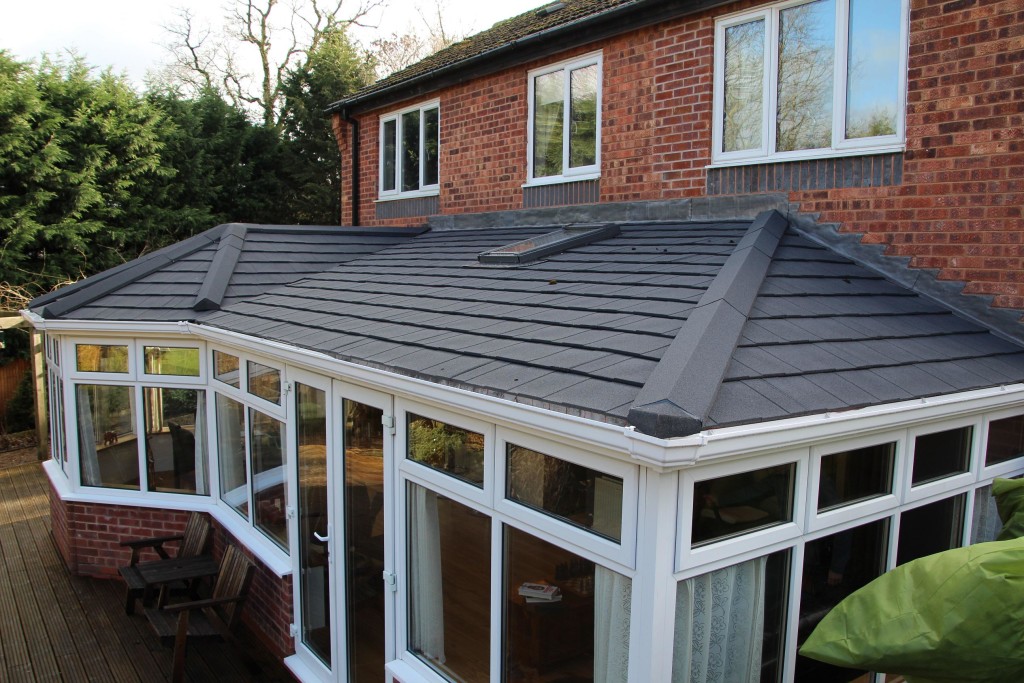 P Shaped Solid Roof